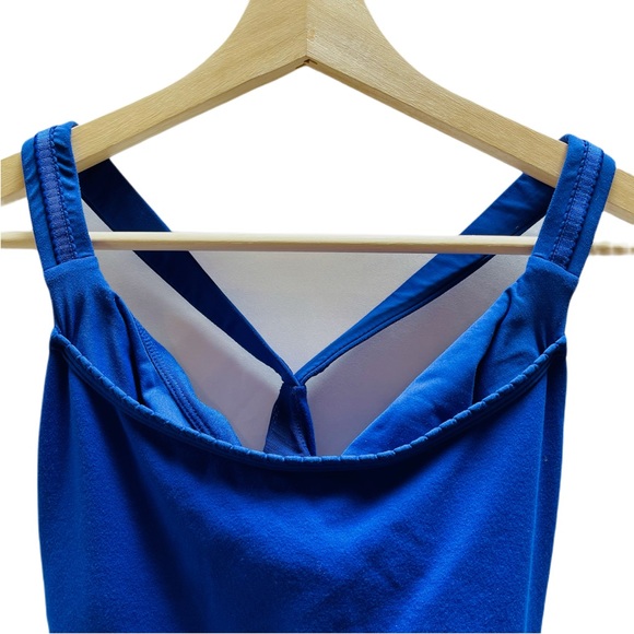 Lululemon Top w/Built in Adjustable Bra and Support - Picture 4 of 9
